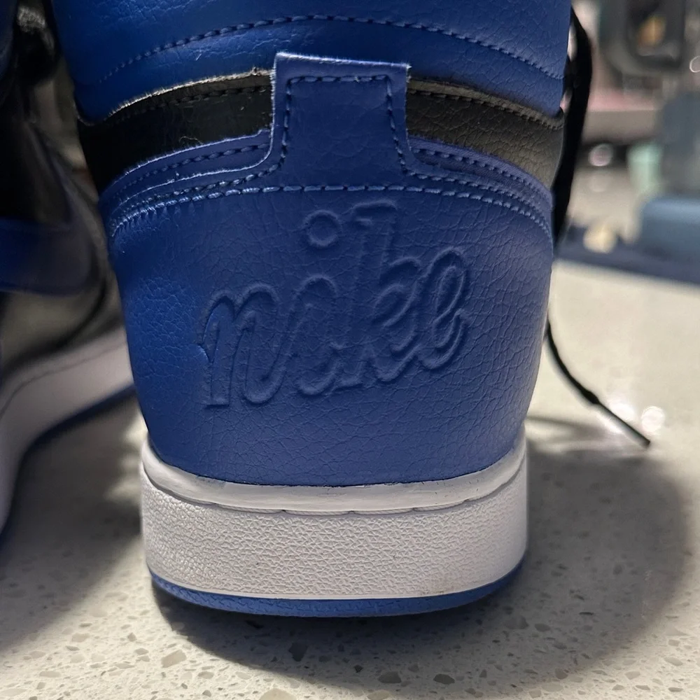 Nike Black and Blue Sneakers - Picture 8 of 10
